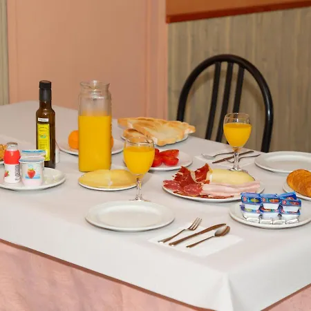 Querol Hotel 2*