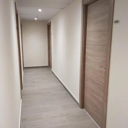 Querol Hotel 2*